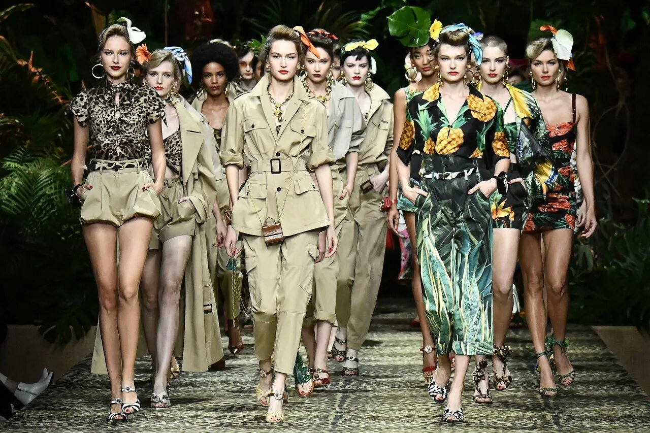 Последние модные тенденции #SuzyMFW: Gucci Does Sex; Dolce & Gabbana Head To The Tropics VOGUE.GR