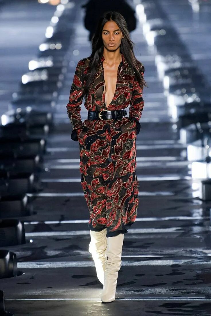 Последние тренды в одежде и обуви 2020 Saint Laurent Spring 2020 Ready-to-Wear Fashion Show Fashion, Summer fashion out