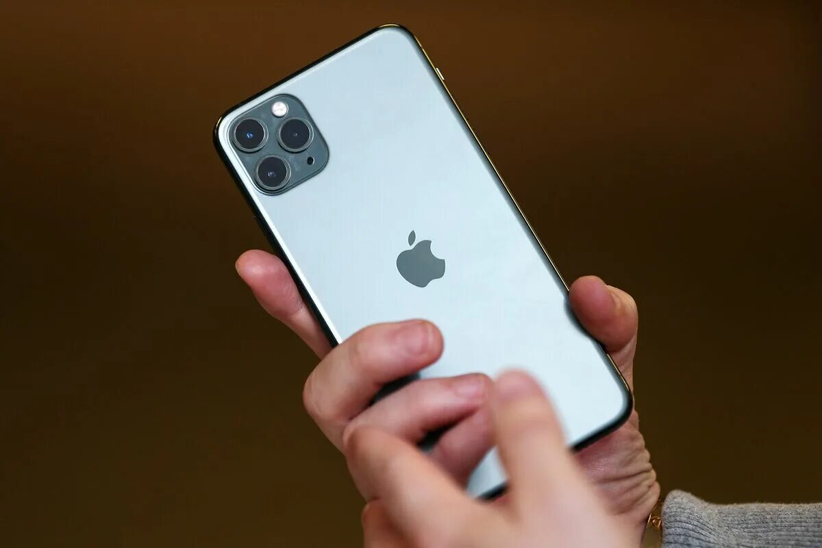 Последний айфон фото Apple Warns Stores About Shortage of Replacement IPhones - Bloomberg