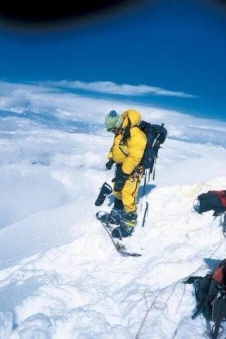 Последний спуск реальная история фото The last image of French snowboarder Marco Siffredi right before his descent dow