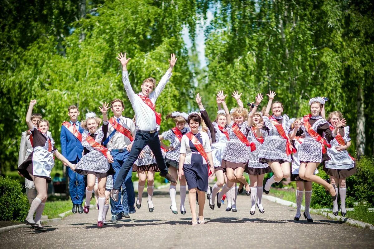 Последний звонок 11 класс фото В Пензенской области определены даты проведения праздников "Последний звонок" и 