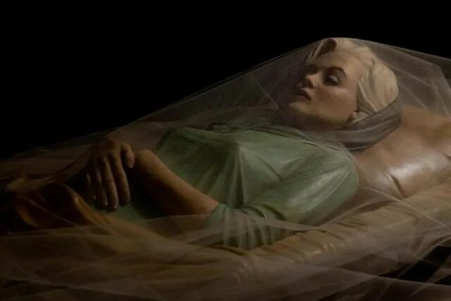 Посмертный макияж Marilyn Monroe Marilyn monroe in her coffin: real pictures. Flickr