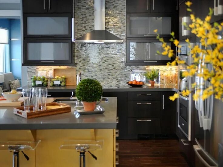 Посмотреть дизайн кухни фото HGTV's Best Kitchen Countertop Pictures: Color & Material Ideas Kitchen Ideas & 