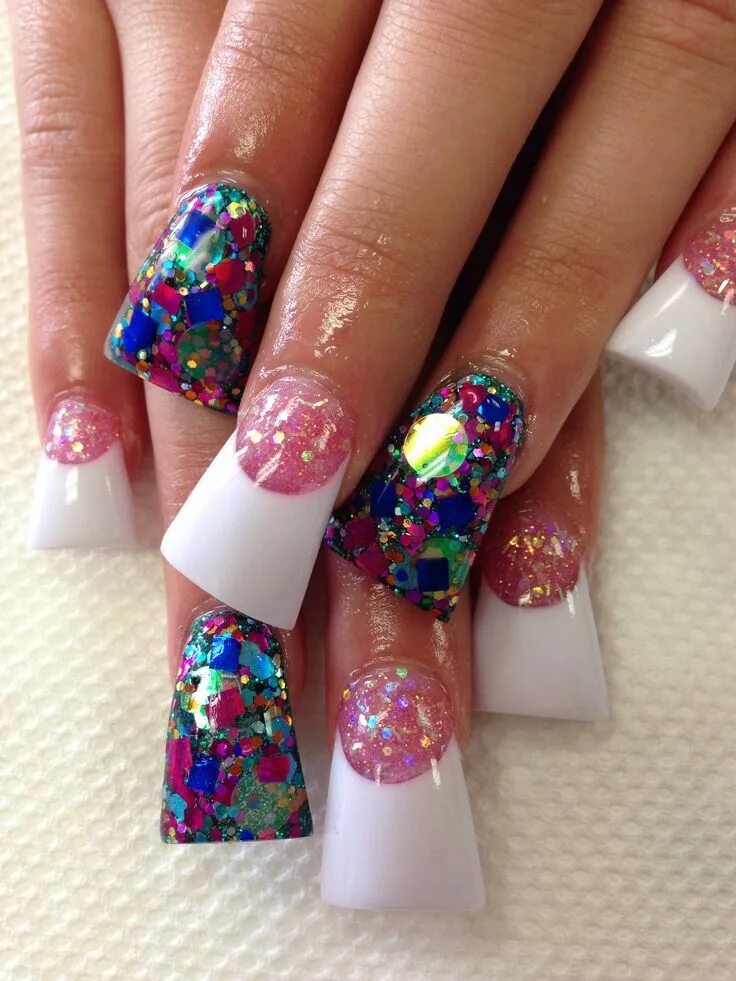 Посмотреть дизайн ногтей GLITTER Flared french manicure nails nail art ideas duck feet nails and wide fan