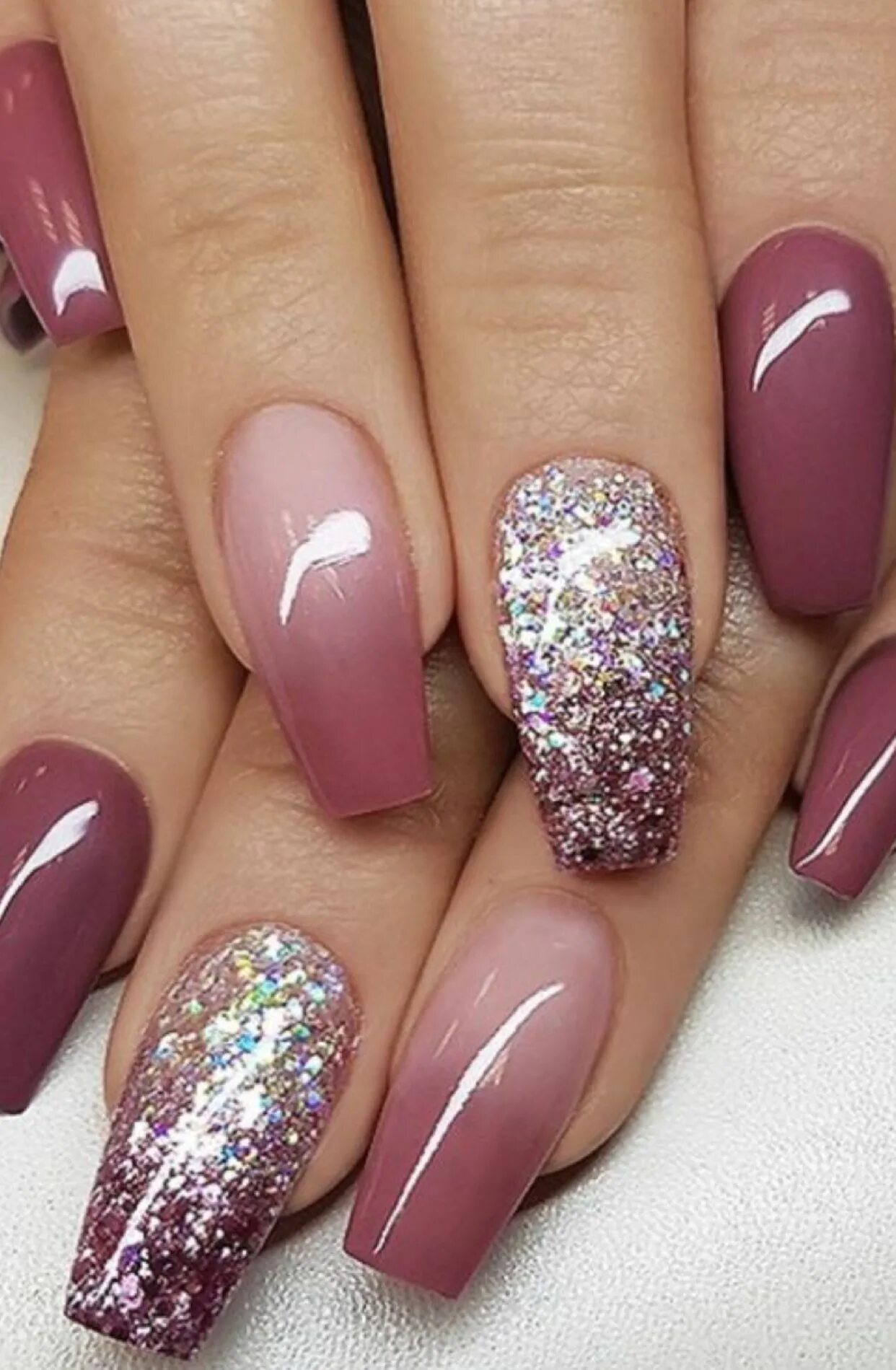 Посмотреть дизайн ногтей гель лаком фото новинки Pin by Donnɑ Beɑuty on ♛ ท α*ℓઽ Gel nails, Stylish nails, Ombre nail designs