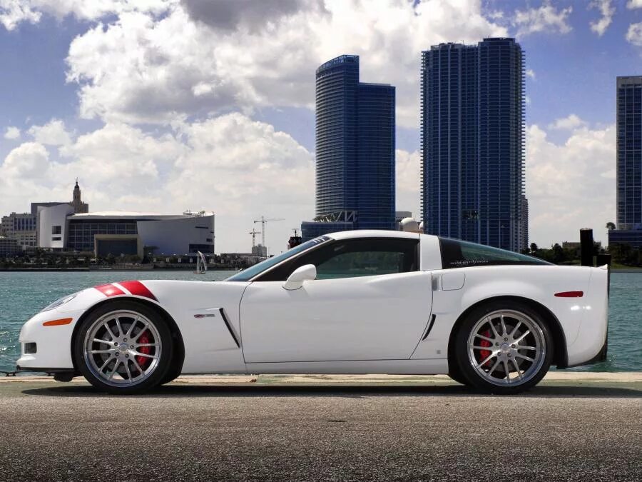 Посмотреть фото авто Chevrolet Corvette Z06 Ron Fellows Edition 2007 года выпуска. Фото 2. VERcity