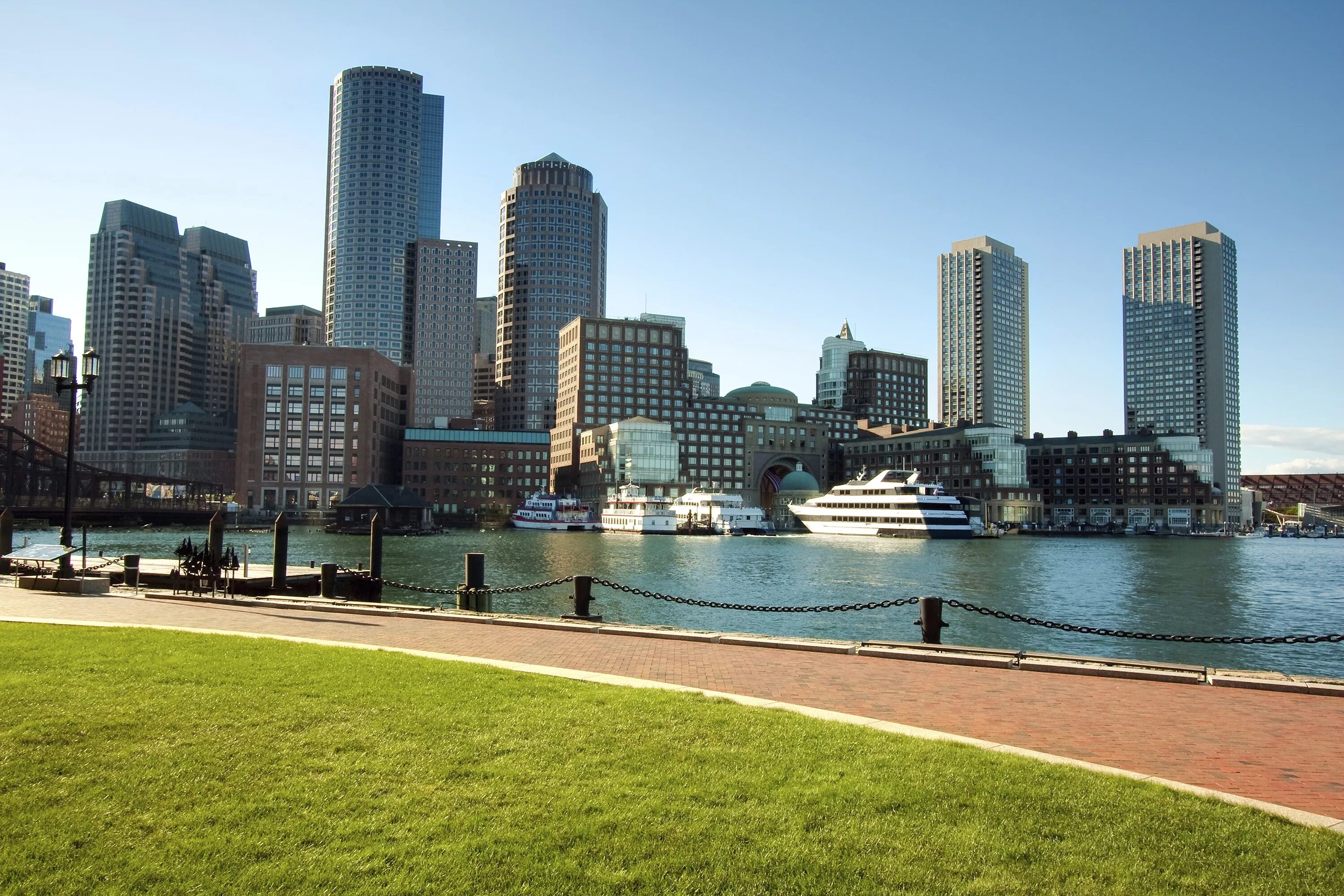 Посмотреть фото города Outdoor Fun in the Boston Sun