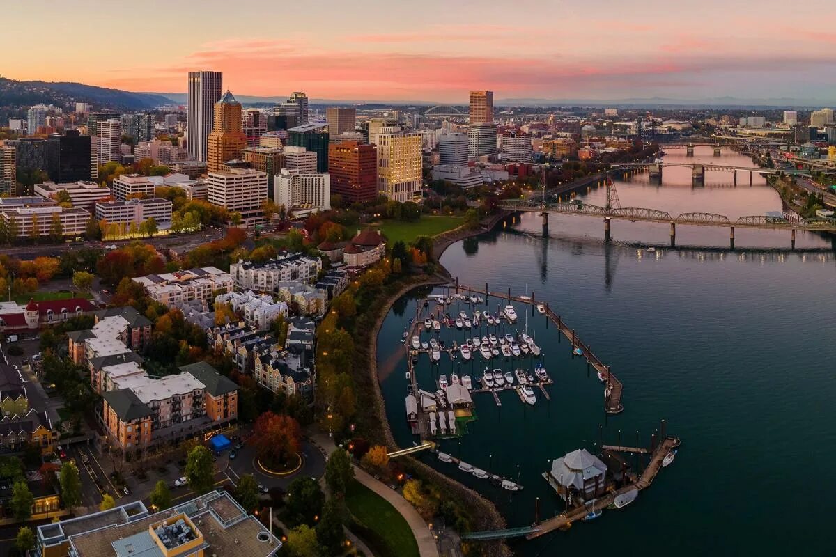 Посмотреть фото города Portland Travel Guide