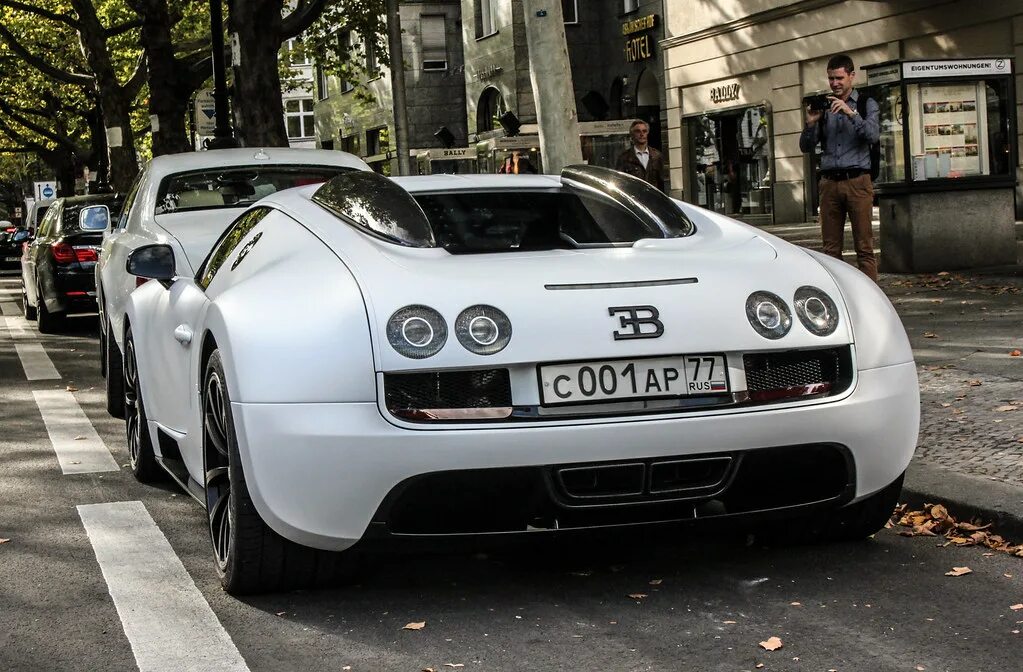 Посмотреть фото машины по номеру Russia (Moscow) - Bugatti Veyron 16.4 Mansory* Location: B. Flickr