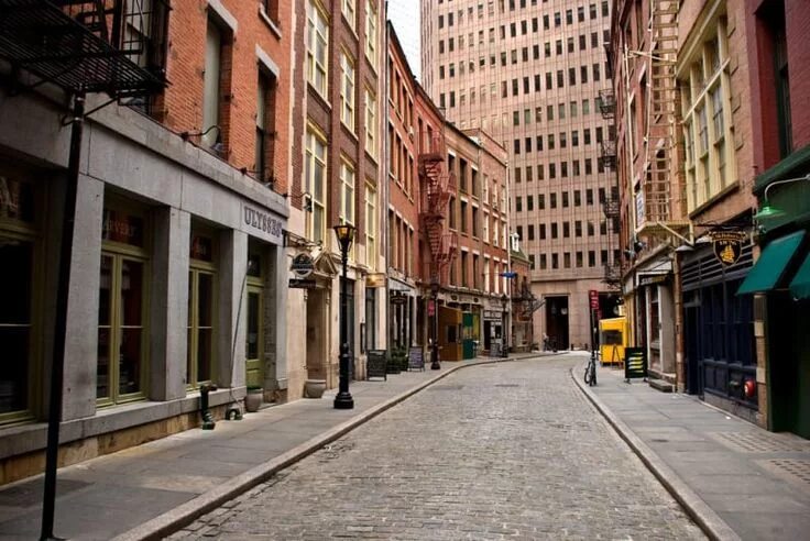 Посмотреть фото улицы 10 Streets That Will Actually Warp You Into A Different Place Stone street nyc, 