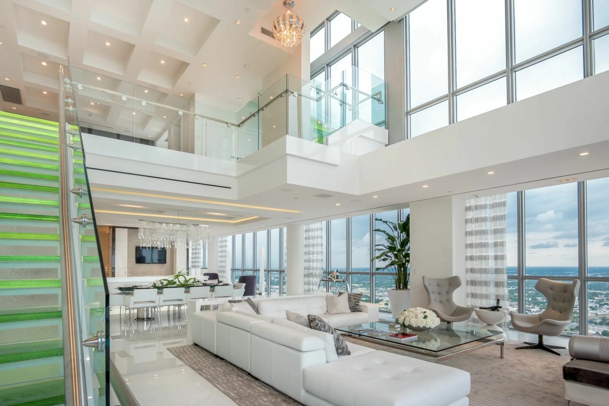 Посмотреть пентхаус в уфе двухэтажный дом варианты Reddit - RoomPorn - Miami penthouse with very tall ceiling OC 2048 × 1365 Diseño