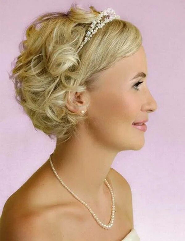 Посмотреть прически на короткие волосы Short wedding hair, Short hair updo, Short hair pictures