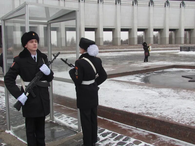 Пост номер 1 фото Кадеты школы несли вахту на Посту № 1 у "Огня Памяти и Славы" на Поклонной горе.