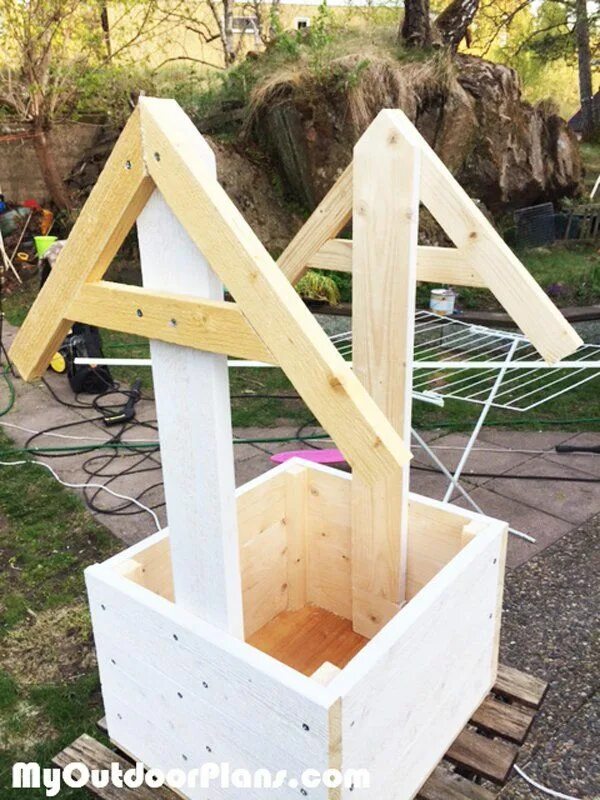 Построить колодец на даче своими руками Wishing Well Planter Box MyOutdoorPlans Free Woodworking Plans and Projects, DIY