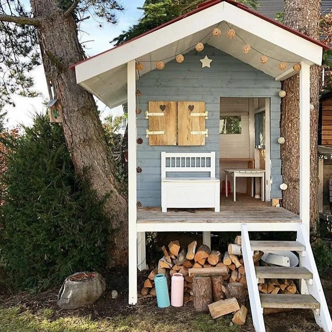 Построить небольшую дачу своими руками Cubby house goals via @cappuccino_um_10 Backyard, Play houses, Backyard playhous