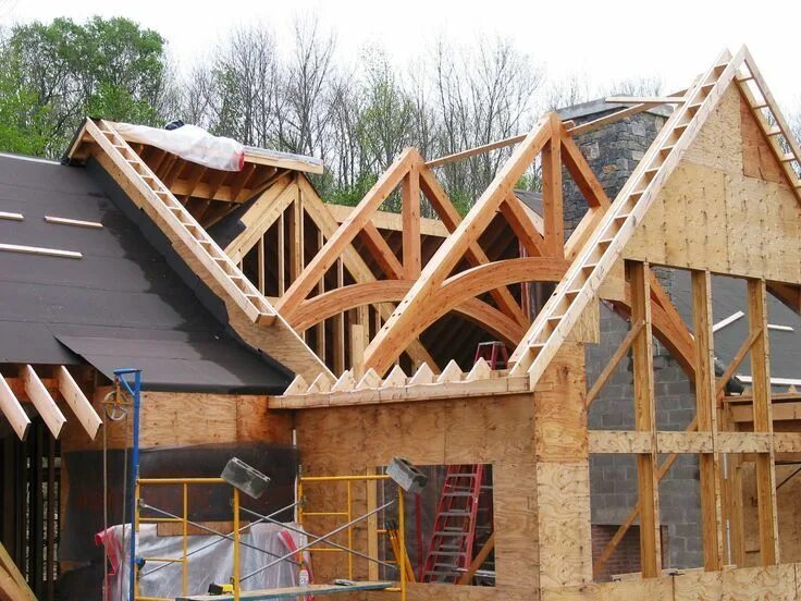 Постройка крыши фото timber truss installation from timber frame homes more Timber frame homes, Timbe