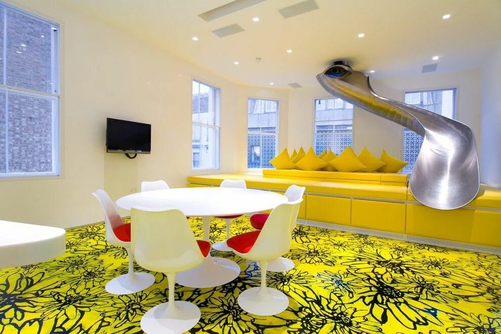 Посты про интерьер You Can Rent This London House With A Slide In The Living Room London house, Rai