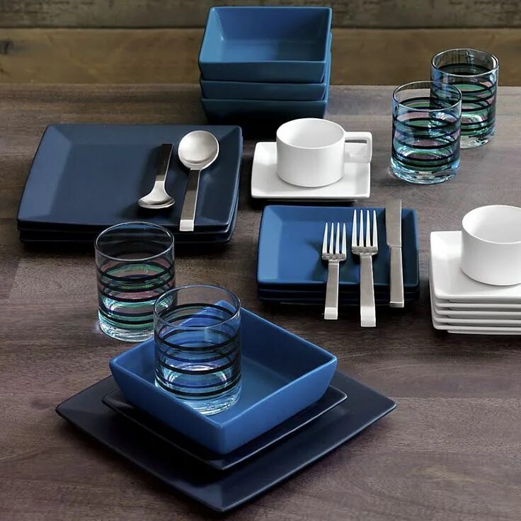 Посуда в современном стиле фото The Indigo Color Trend for Spring Modern dinnerware, Blue dinnerware, Dinnerware