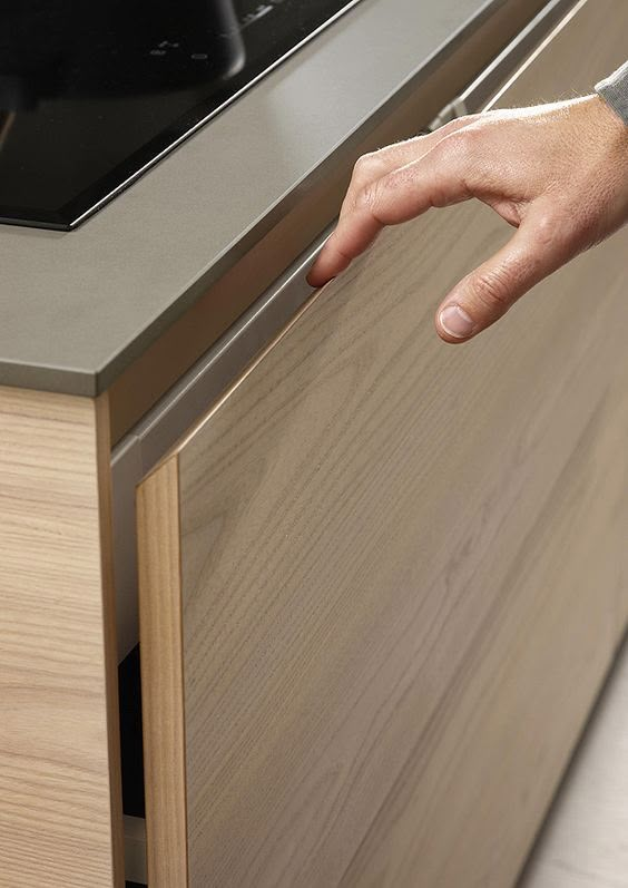 Потайные ручки для кухонной мебели фото Armários sem puxadores? Handleless cabinets, Kitchen cabinets without handles, H