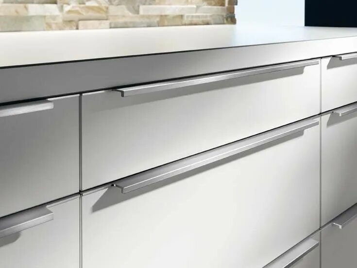 Потайные ручки для кухонной мебели фото Related image Modern kitchen cabinet handles, Modern kitchen handles, Kitchen cu