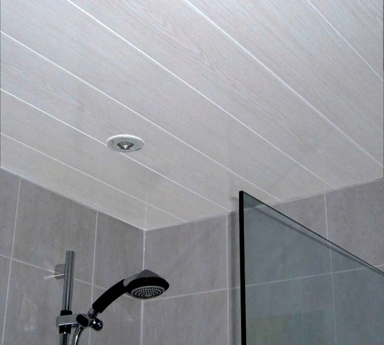 Потолки из панелей пластиковых в комнате фото How To Grout A Shower Tile Storables