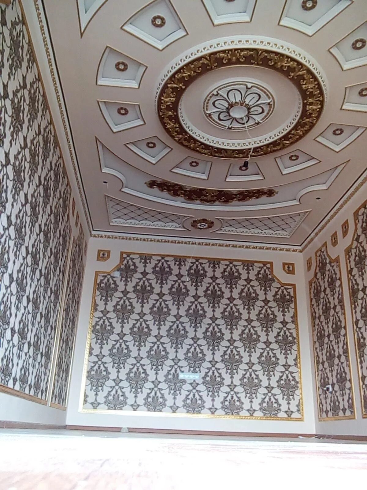 Потолки таджикистане фото Одноклассники Plaster ceiling design, Ceiling design, Interior ceiling design