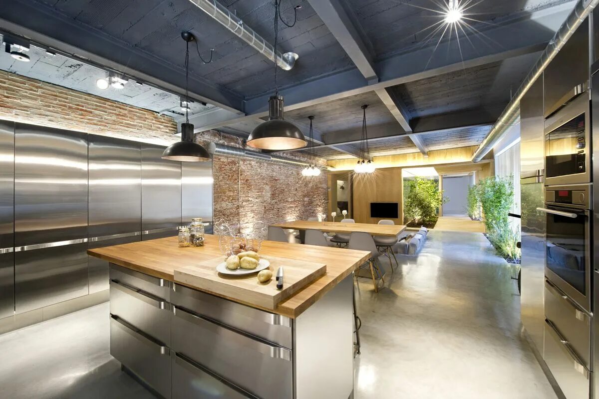 Потолки в кухне в стиле лофт Commercial Space Turned into a Loft Style Home in Terrassa, Spain Industrial kit