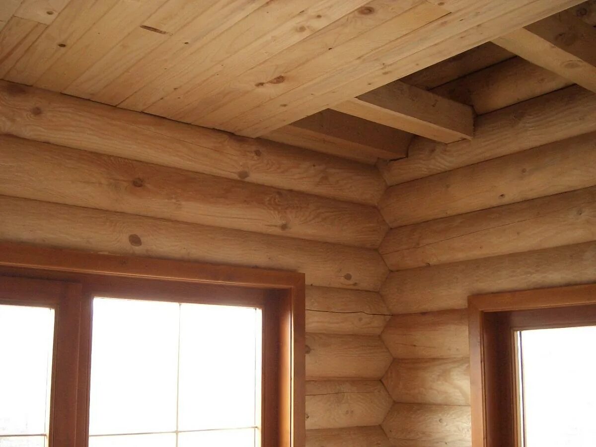 Потолки в срубе фото Natural wood ceiling in the interior: design features - Fabalabse