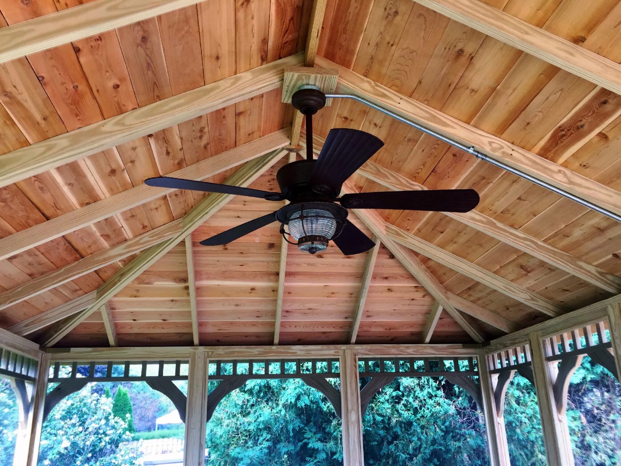 Потолок беседки внутри фото Gazebo with Exposed Rafters by Chicago Suburb Gazebo Builder Exposed rafters, Ce