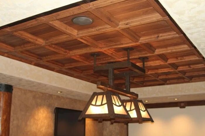 Потолок из дерева своими руками фото Wood plank ceiling over popcorn False ceiling living room, Wood plank ceiling, M