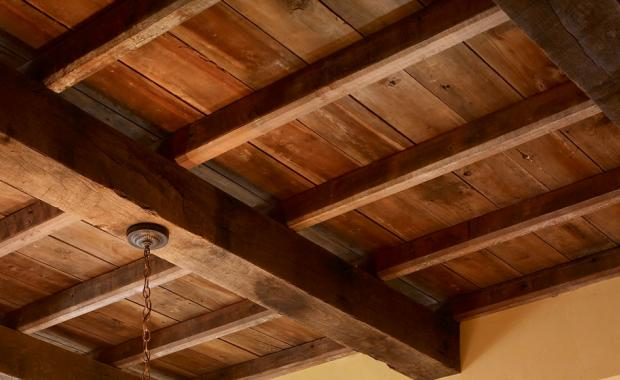 Потолок из дерева своими руками фото Reclaimed Wood Beams Elmwood Reclaimed Timber Reclaimed Beams Reclaimed wood cei