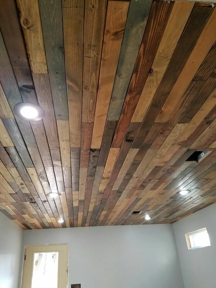 Потолок из досок фото Pallet wood ceiling. Pallet ceiling, Wood ceilings, Wood plank ceiling