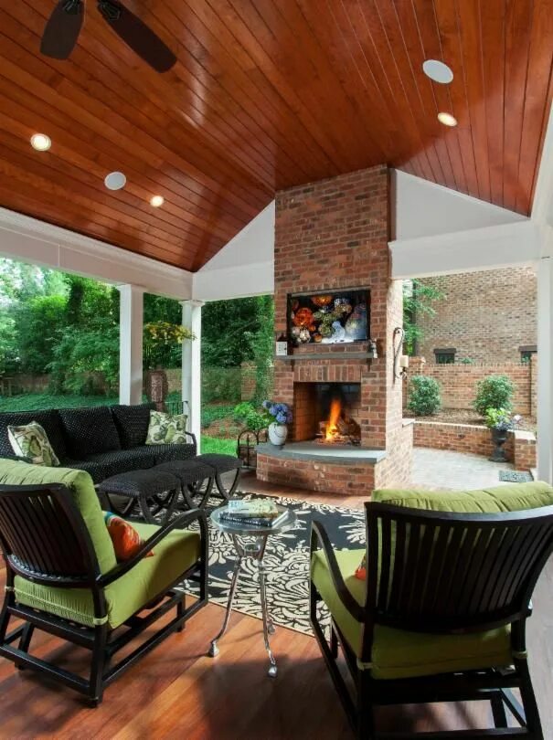 Потолок на террасе фото варианты отделки Green Living Room by Advanced Renovations, Inc. Porch Living room green, Outdoor