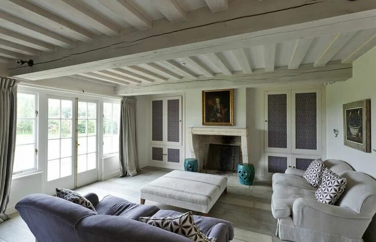 Потолок с балками в деревянном доме фото limestone, wiltshire - image:8577 Beams living room, Painted beams, Cottage inte