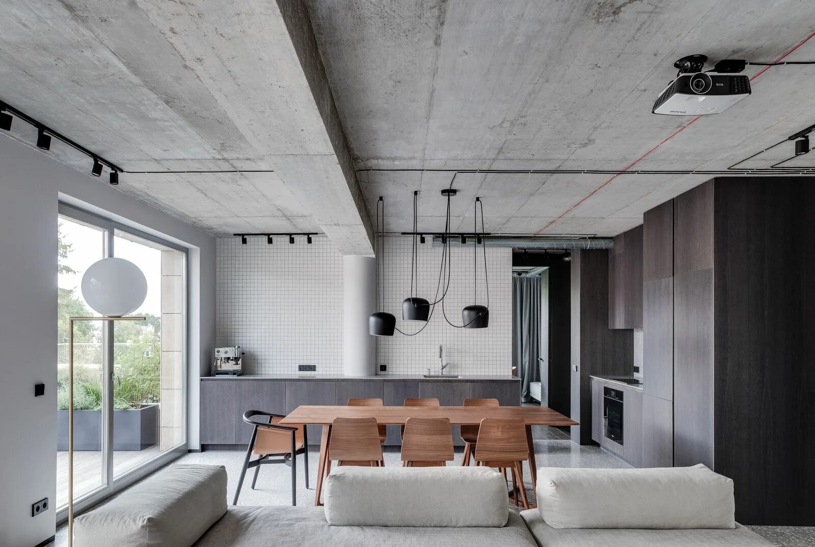 Потолок в стиле лофт бетон Apartment in Vilnius Interior design, Loft design, Concrete interiors