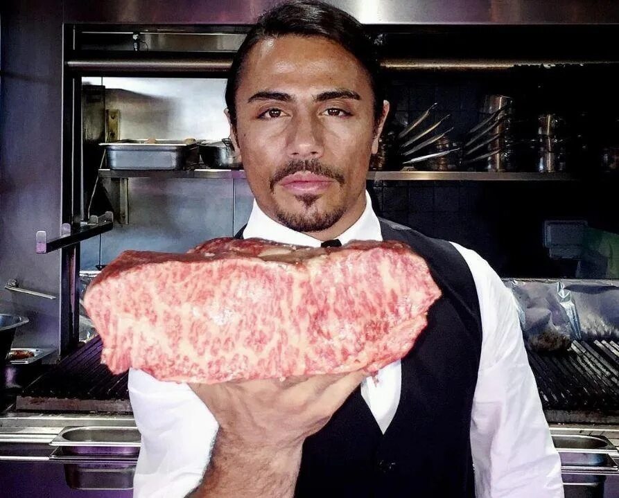 Повар с мясом фото Nusret Salt Bae 2024 Nusret Salt Bae ВКонтакте