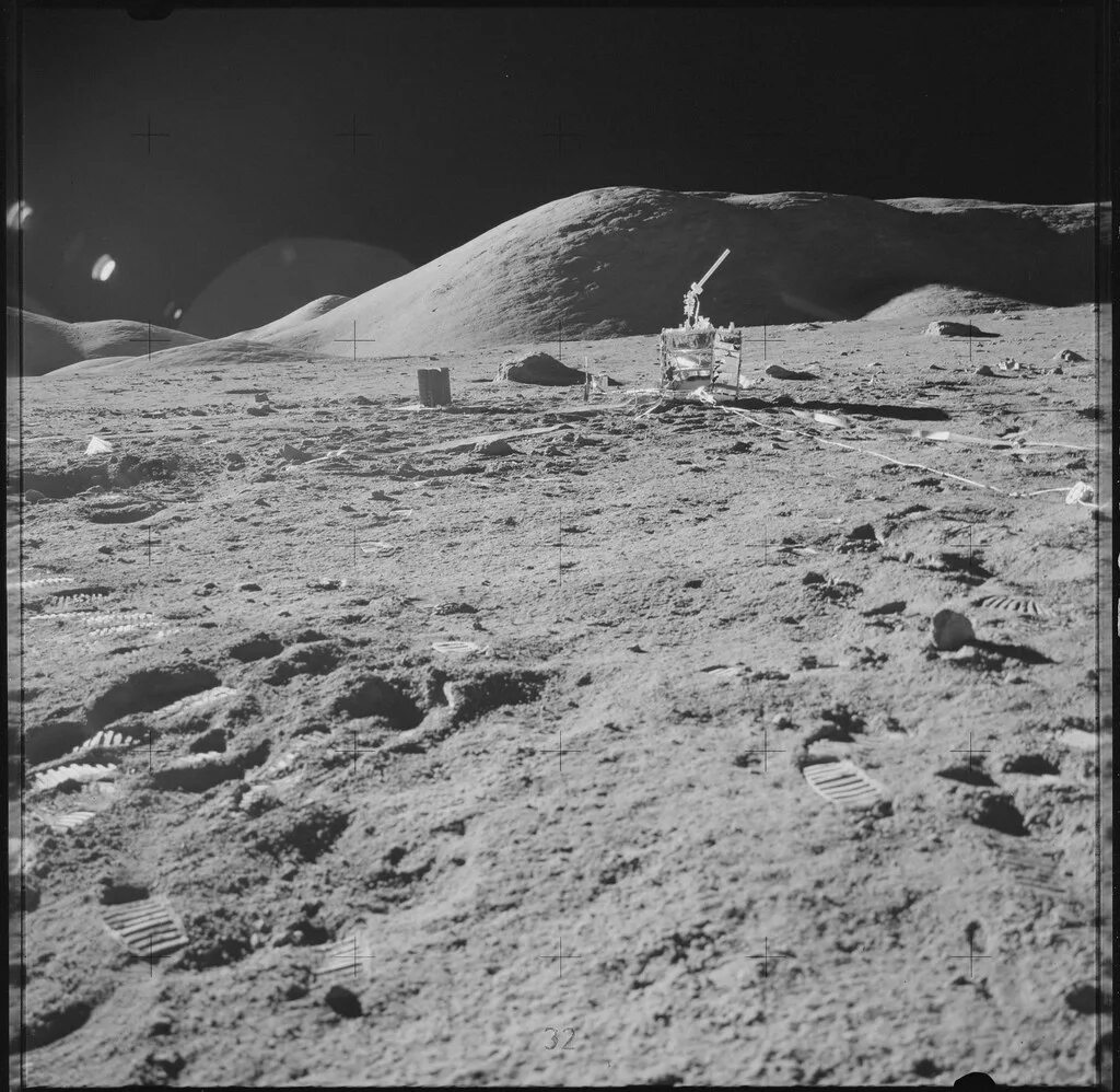 Поверхность луны фото высокого разрешения AS17-136-20702 Apollo 17 Hasselblad image from film magazi. Flickr