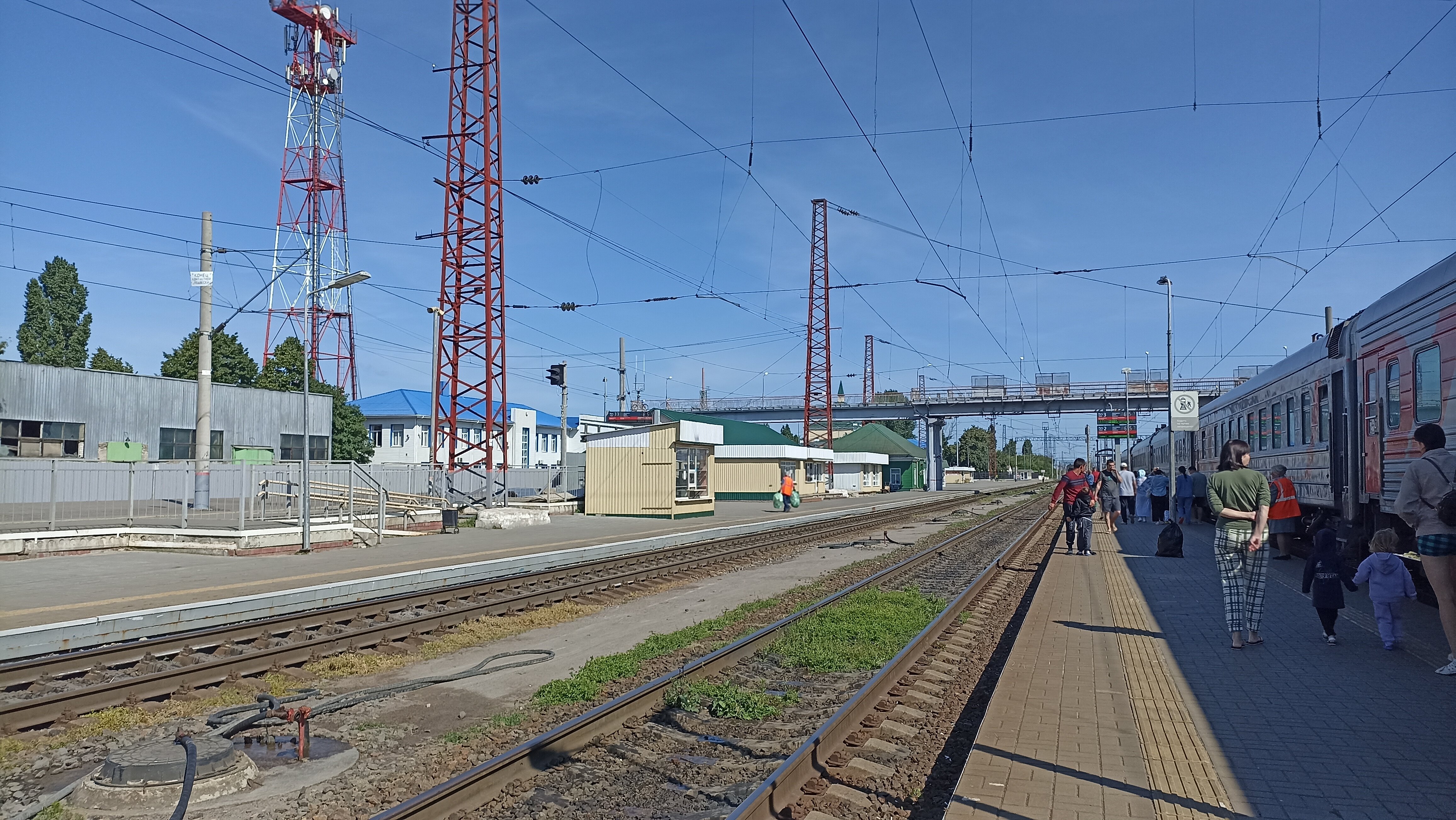 Поворино жд вокзал фото продают пироги Photo: Zheleznodorozhny vokzal Povorino, railway station, Povorino, Lineynaya ul