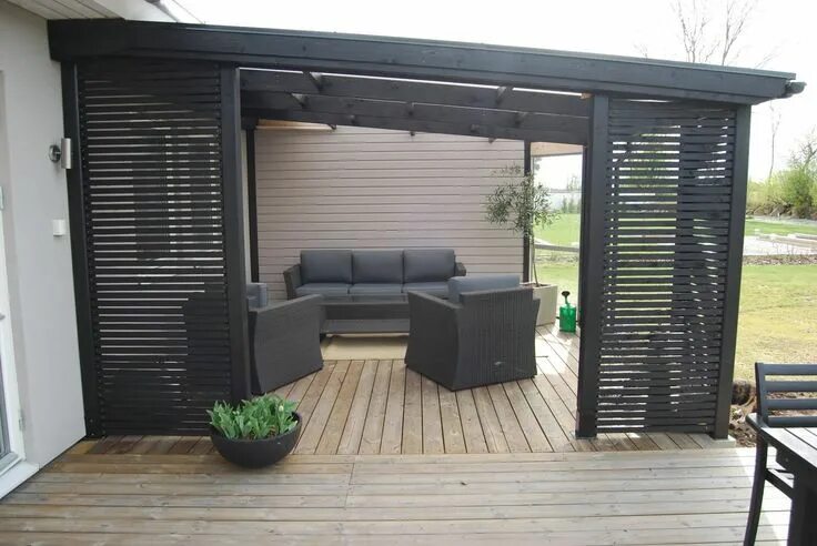 Поворотные деревянные жалюзи в беседку своими руками Patio mit Dach - #patio - #BalconyDecor Uteplass, Interiør terrasse, Terrasse me