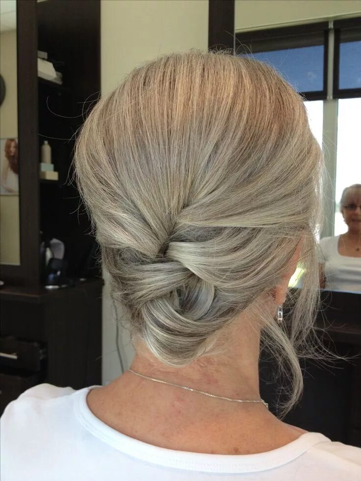 Повседневные прически для женщин 40 лет Updo Hairstyles for Women Over 50 - Modish Cut Long hair styles, Up hairstyles, 