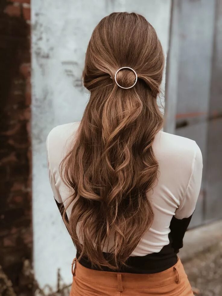 Повседневные прически на длинные волосы #hair #hairinspo #hairstyle #style #inspo #fashion #blogger #hairinspiration Ace