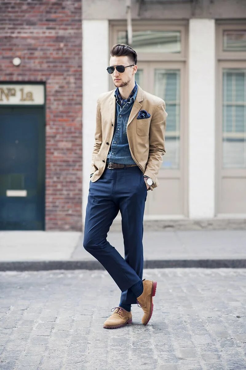 Повседневный классический стиль мужской Men's Tan Blazer, Blue Denim Shirt, Navy Dress Pants, Tan Suede Derby Shoes Blue