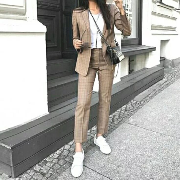 Повседневный стиль женский 2024 Пин от пользователя Lee-Ann McAvoy на доске Basic wear 2019 Женская рабочая одеж