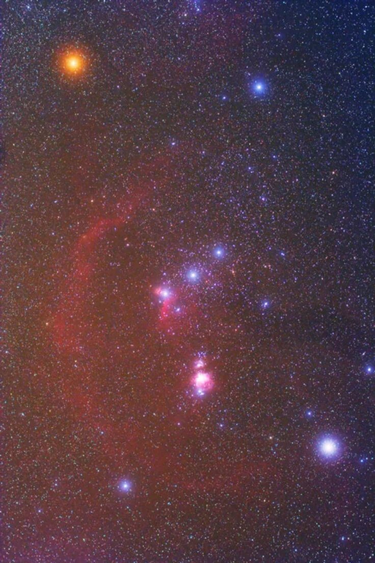 Пояс ориона на небе фото This 5-minute single exposure captures the colors of Orion’s prominent stars, mo