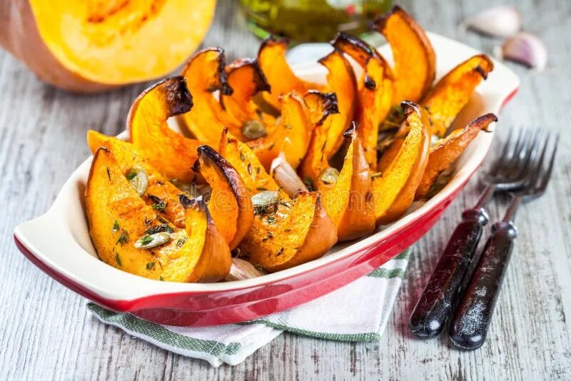 Поза пряная тыква фото Baked Pumpkin with Thyme and Seeds Stock Photo - Image of cooking, healthy: 5983