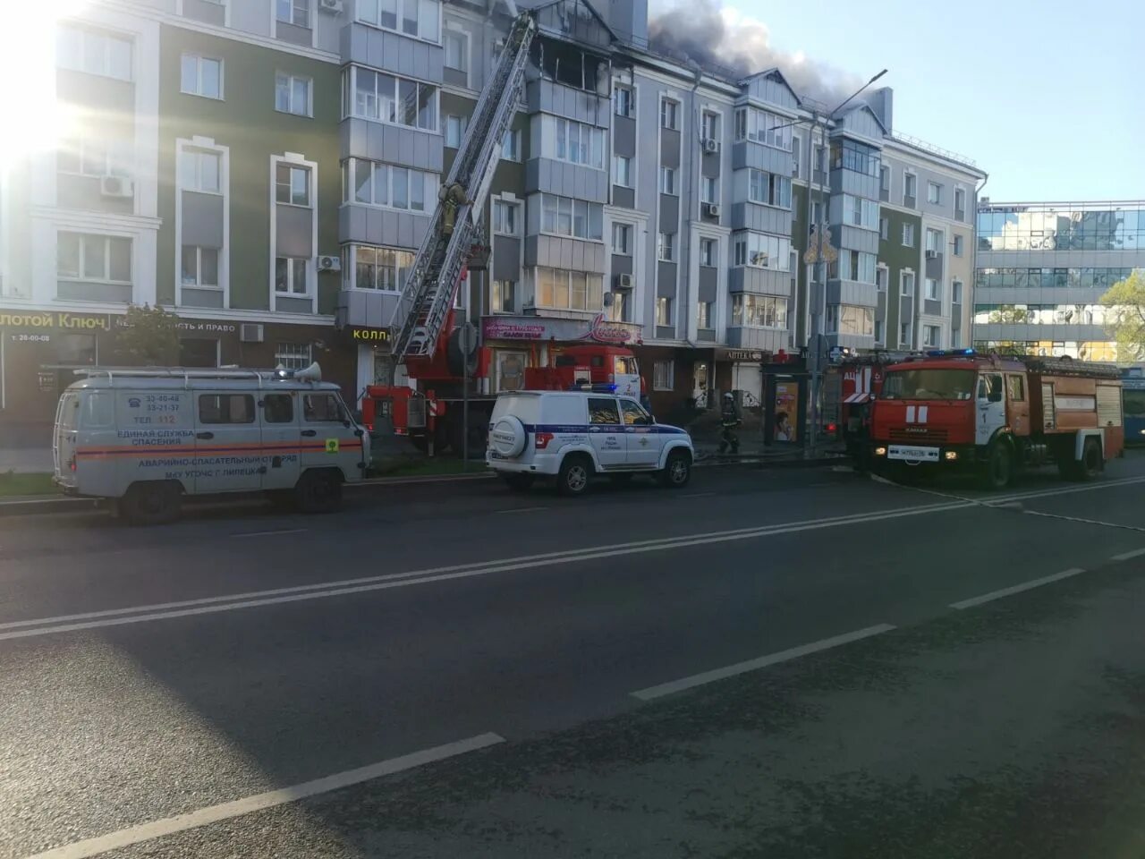 Пожар на автовокзале липецк фото произошедшего В центре Липецка сгорело 400 квадратных метров кровли жилого дома - последние но