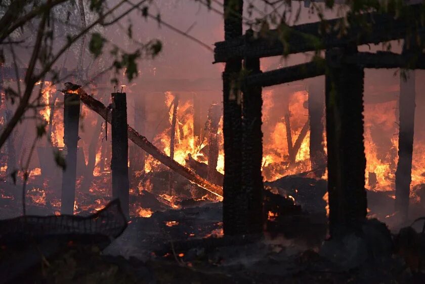 Пожар в барнауле фото Серьёзный пожар произошёл вчера в барнаульском посёлке