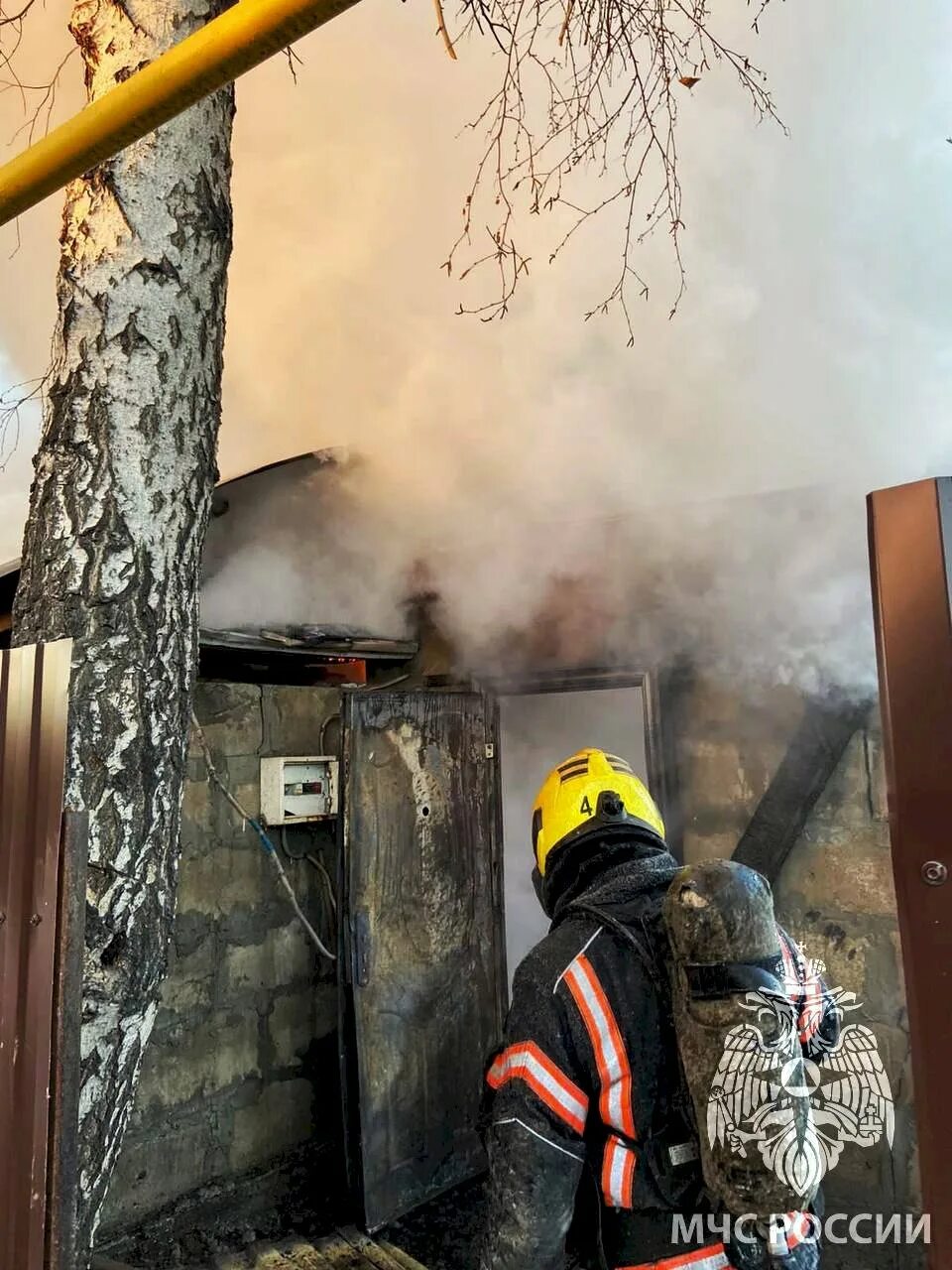 Пожар в барнауле фото В Барнауле произошел пожар в частном доме