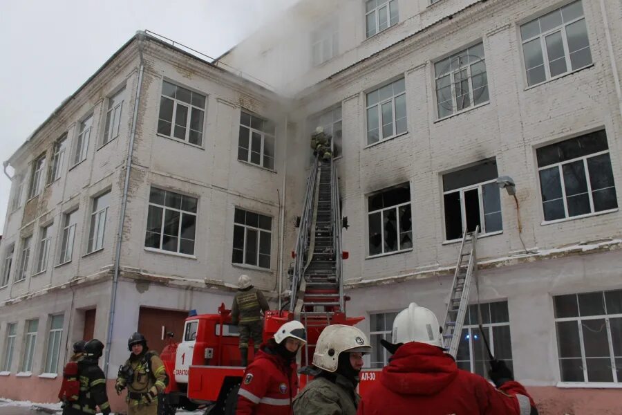 Пожар в школе фото Пожар в школе Табакова. Площадь возгорания составила 60 кв.м.