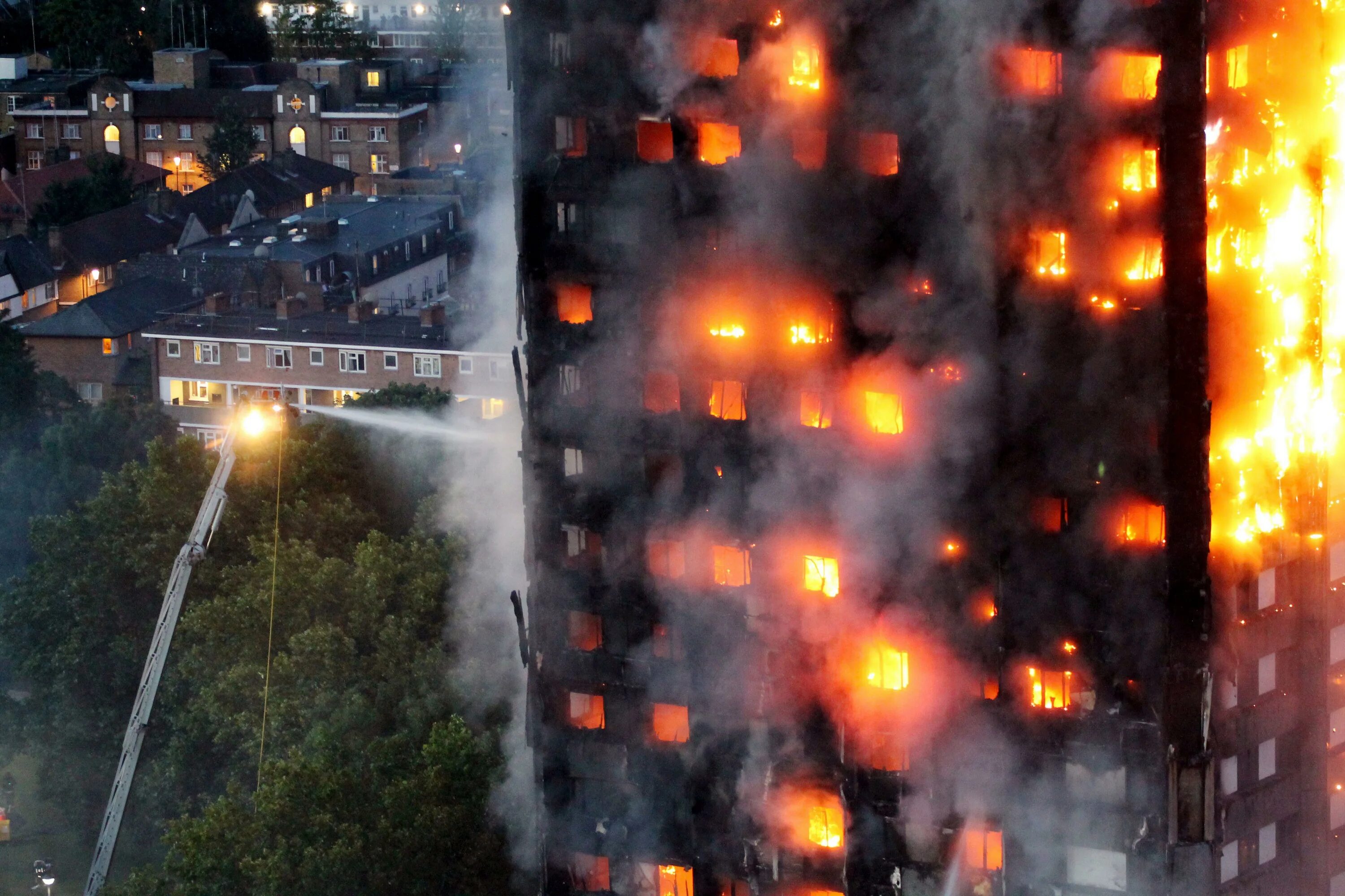 Пожар здания фото Family made miraculous escape from burning tower block after mum used bathroom t